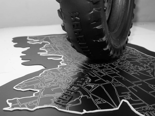 “Finding harmony in line"  Linocut, tire, screenprinting  Zaenal Abidin  2018
